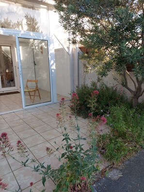 Exterior detail - air-conditioned house 800 m'walk from the beach (Port-la-Nouvelle)