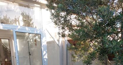 air-conditioned house 800 m'walk from the beach