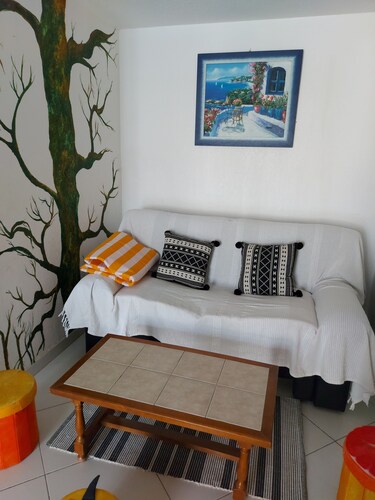 air-conditioned house 800 m'walk from the beach