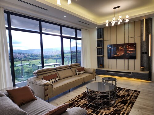 Harrington Golf Residence, 2 Bedroom Luxurious Apartment C05