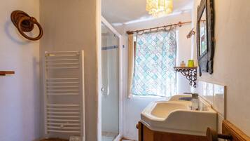 Shower, towels