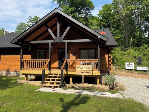 Bigfoot's Crossing is an authentic log cabin about 10 minutes from Charleston.