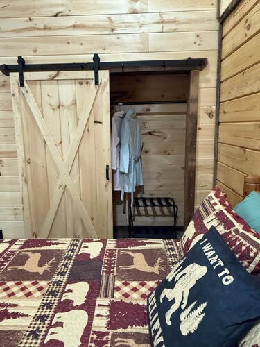 Bigfoot's Crossing is an authentic log cabin about 10 minutes from Charleston.
