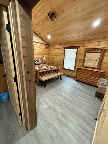 Bigfoot's Crossing is an authentic log cabin about 10 minutes from Charleston.