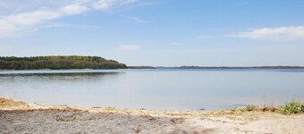 Lakeside Holiday Home, Private Garden