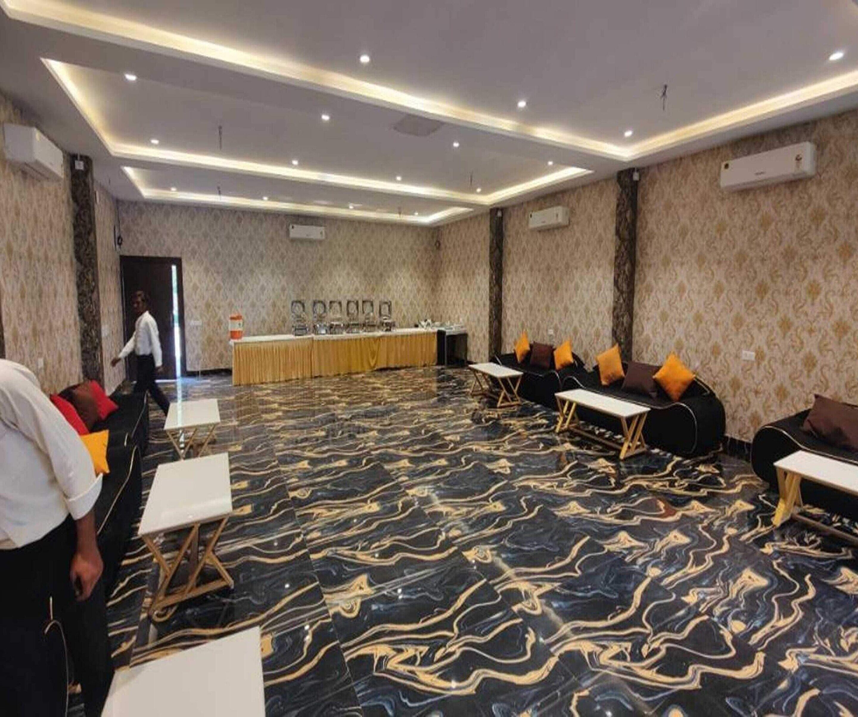 Hus | Lobby