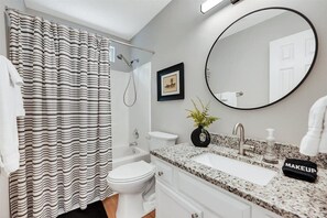 Bathroom - Cozy eclectic 3-bedroom cottage in the heart of Holly Springs (Holly Springs)
