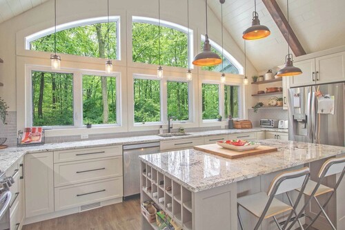 Nuthatch Landing - Four Bedroom Cottage, Sleeps 10
