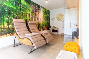 Un sauna, una bañera de hidromasaje, baño turco, masajes
