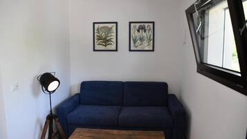Superior Double Room, Balcony, Park View | Living area