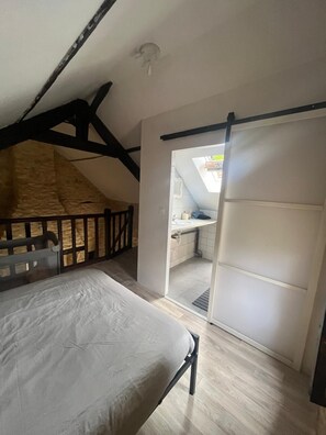 Room - Vrbo Property (Jayac)