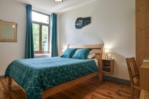 WiFi, bed sheets