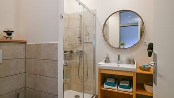 Shower, towels