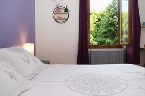 WiFi, bed sheets