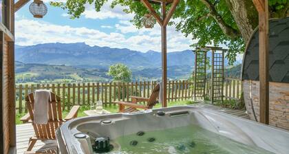 La Palette Guest Room with Mountain View, Shared Garden & Wi-Fi