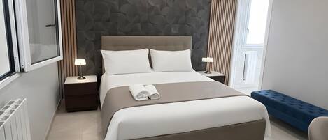 WiFi, bed sheets