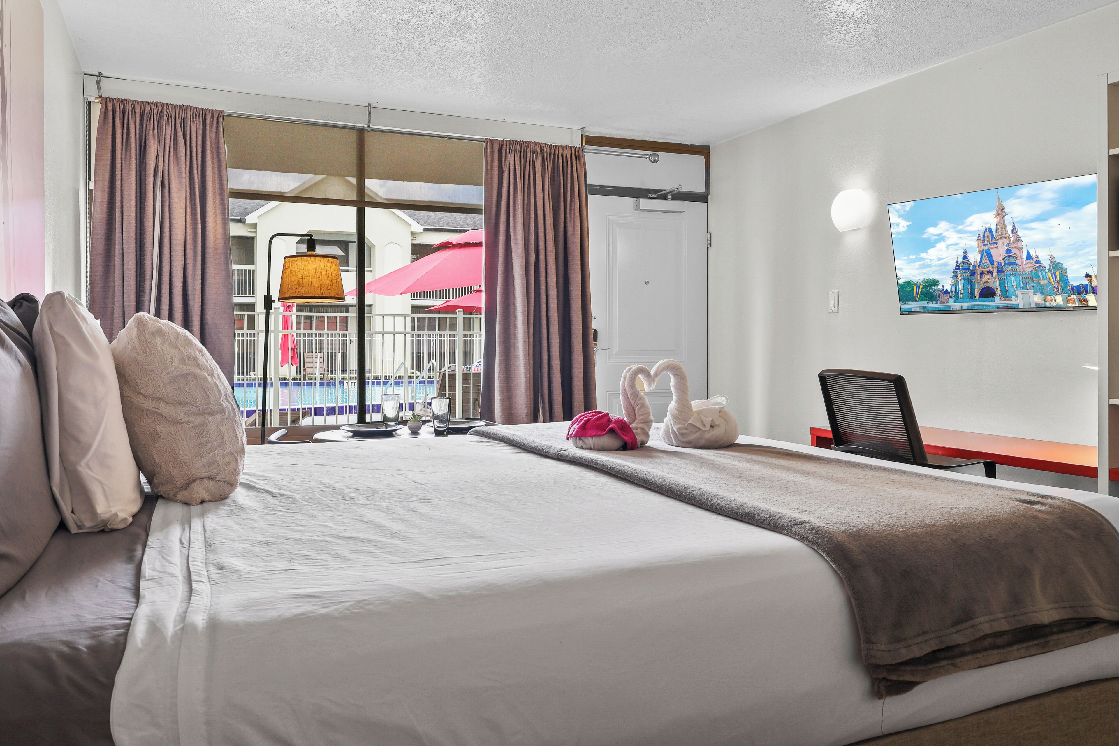 Junior Double Room, 1 King Bed, Private Bathroom