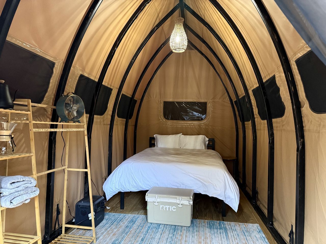 1 habitación y ropa de cama 
