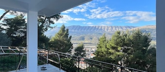 Pine Hill Villa