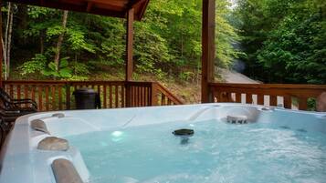Bain à remous extérieur