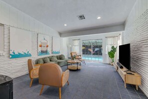 Smart TV, offices - Modern Houston Pool Retreat • 5BR • Sleeps 15 (Houston)