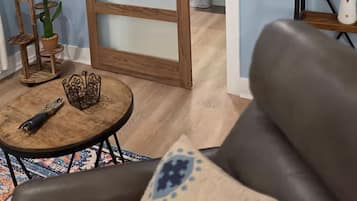 TV, fireplace, stereo