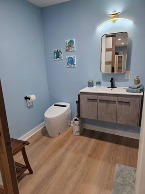Bathroom - Modern Guesthouse Near Beaches & FLETC (Brunswick)