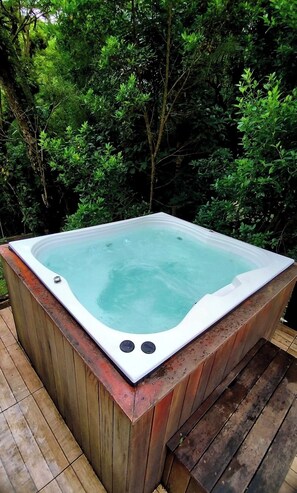 Bañera de hidromasaje exterior