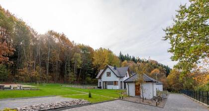 Large Holiday Villa With Garden, Sauna and Jacuzzi