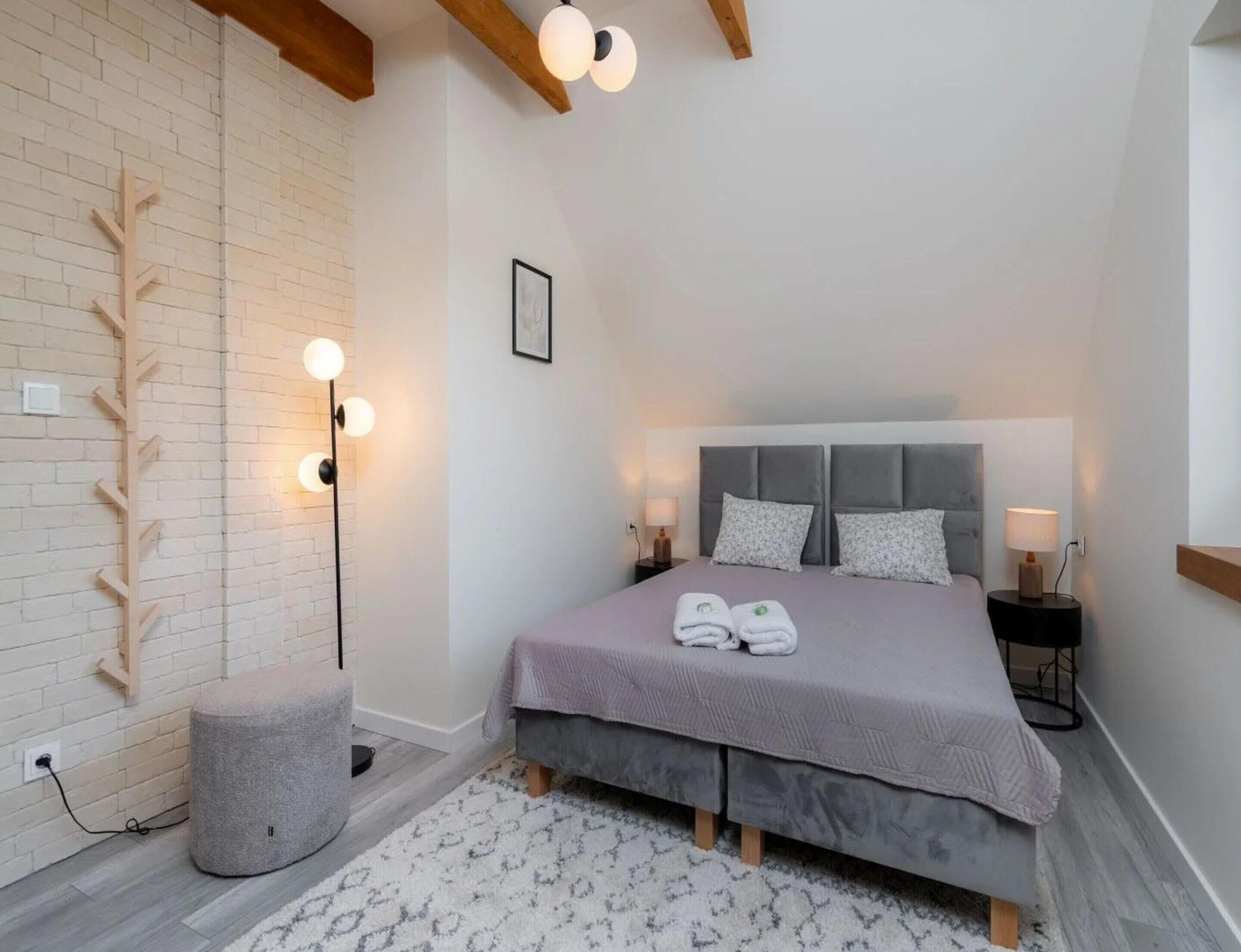 House | 3 bedrooms, iron/ironing board, individually furnished, bed sheets