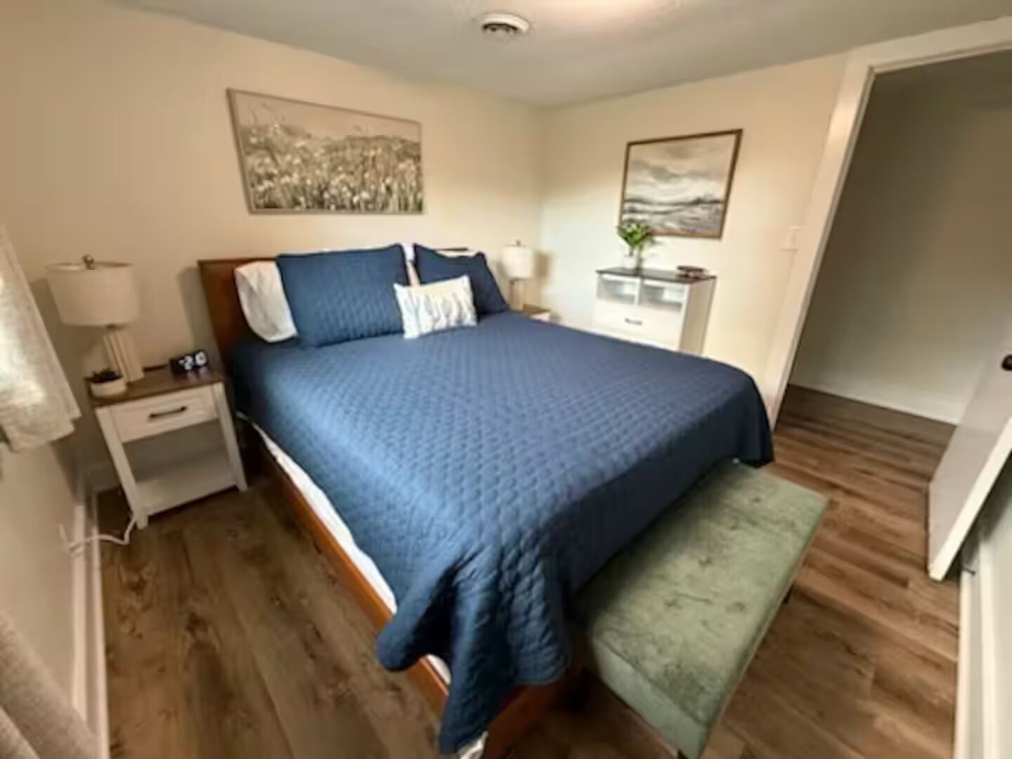 3 slaapkamers, een bureau, een strijkplank/strijkijzer, gratis wifi