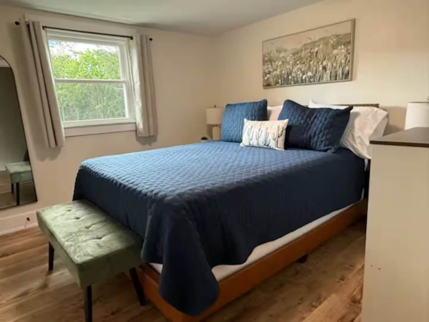3 bedrooms, desk, iron/ironing board, free WiFi