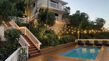 9 outdoor pools