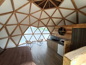 Room - A Romantic Getaway: The Dome (Foulcrey)