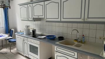 Kühlschrank, Ofen, Herdplatte, Geschirrspüler