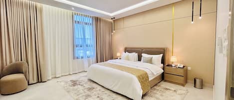 Luxury Apartment, Balcony | Free WiFi