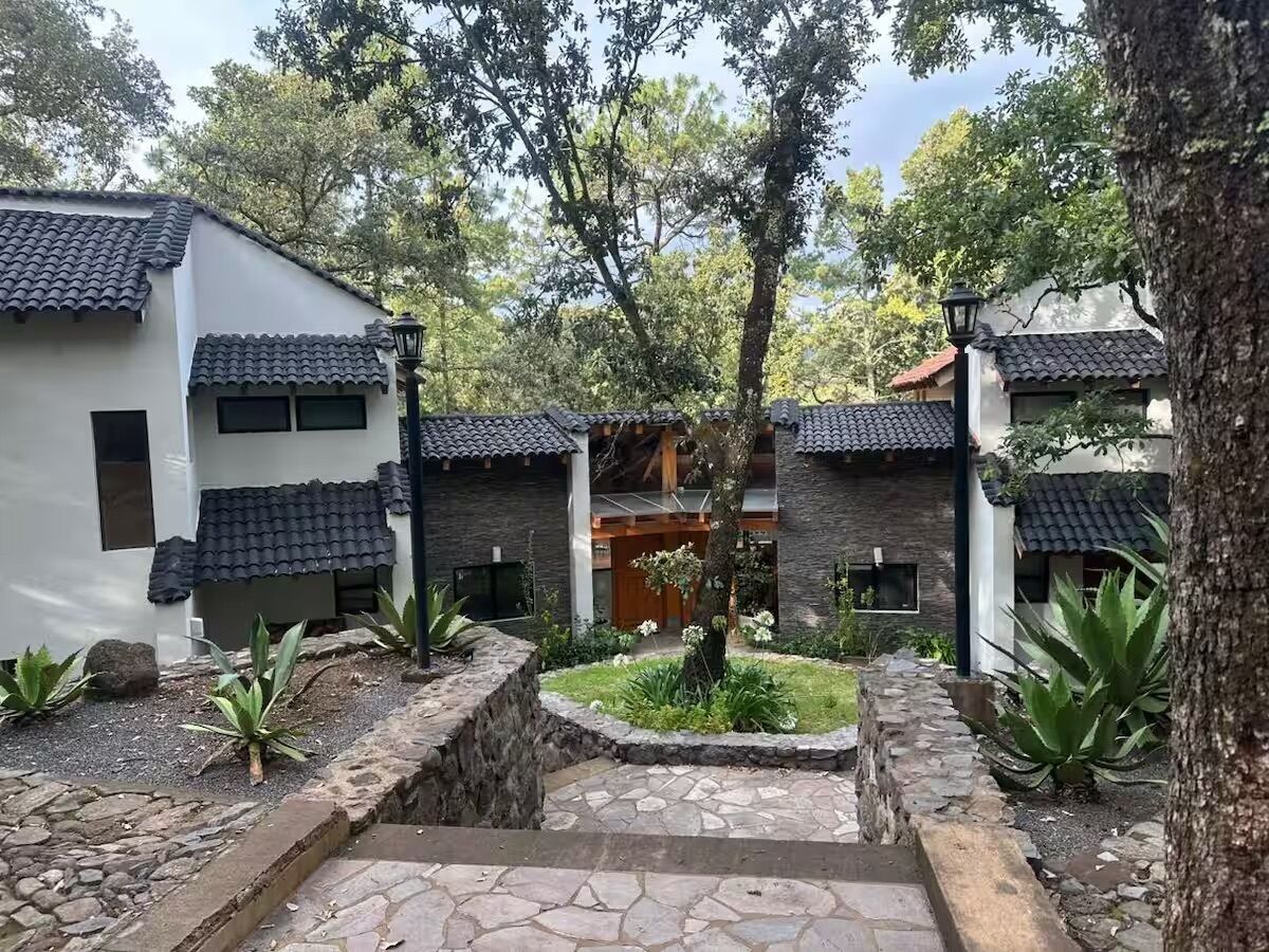 Casa familiar, 5 habitaciones, vista al jardín, en el área del jardín | Áreas de la propiedad
