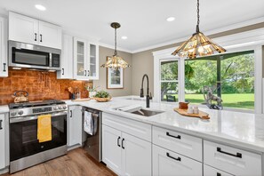 Private kitchen - Modern Farmhouse: 12.5 Acres & 2 Fire Pits (Lothian)