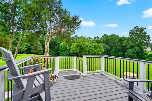 Modern Farmhouse: 12.5 Acres & 2 Fire Pits