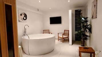Een douche, een bubbelbad, een haardroger