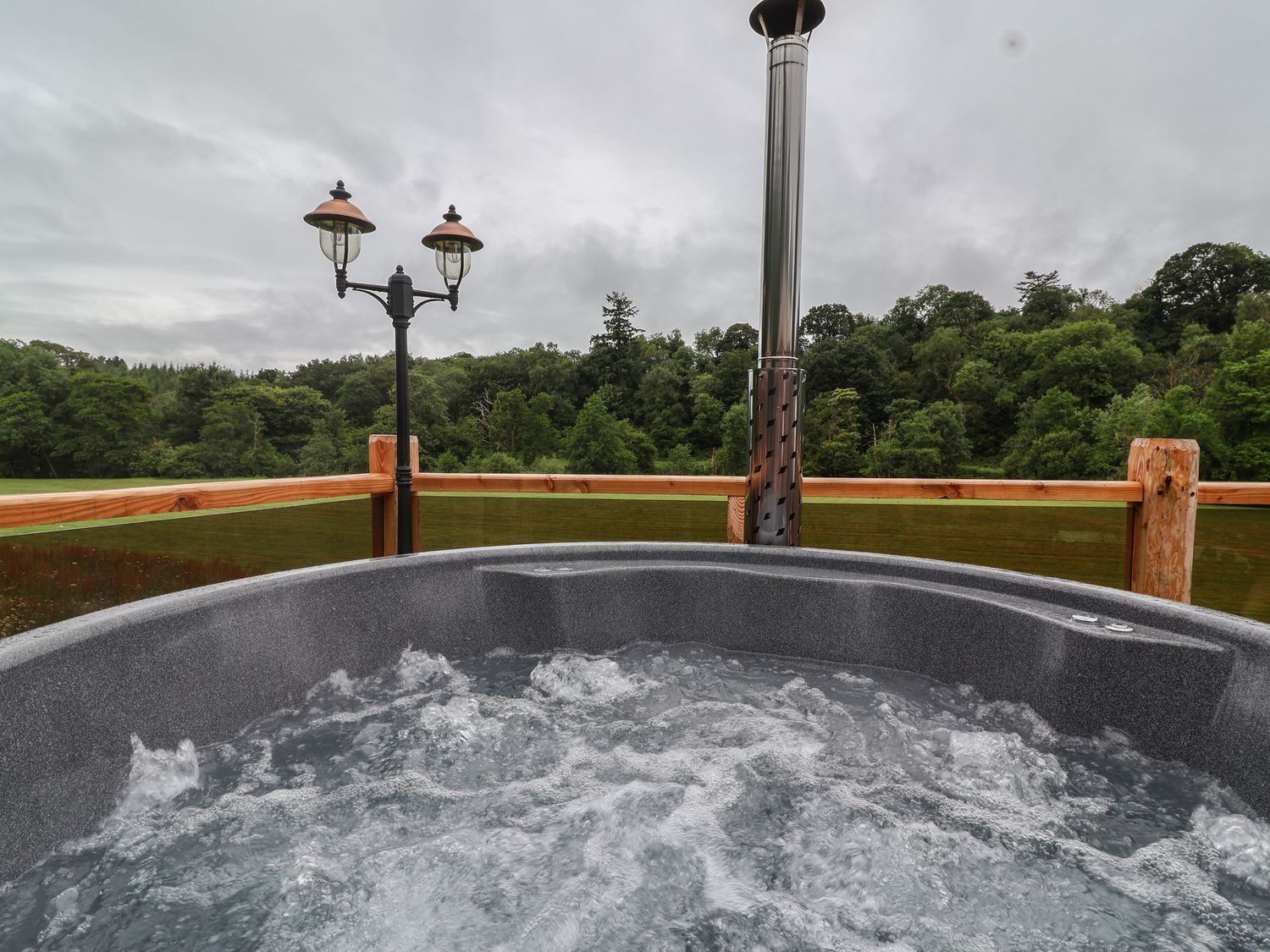 Bồn tắm spa ngoài trời