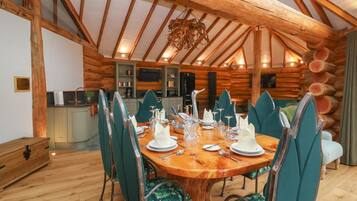 Cottage | Interior