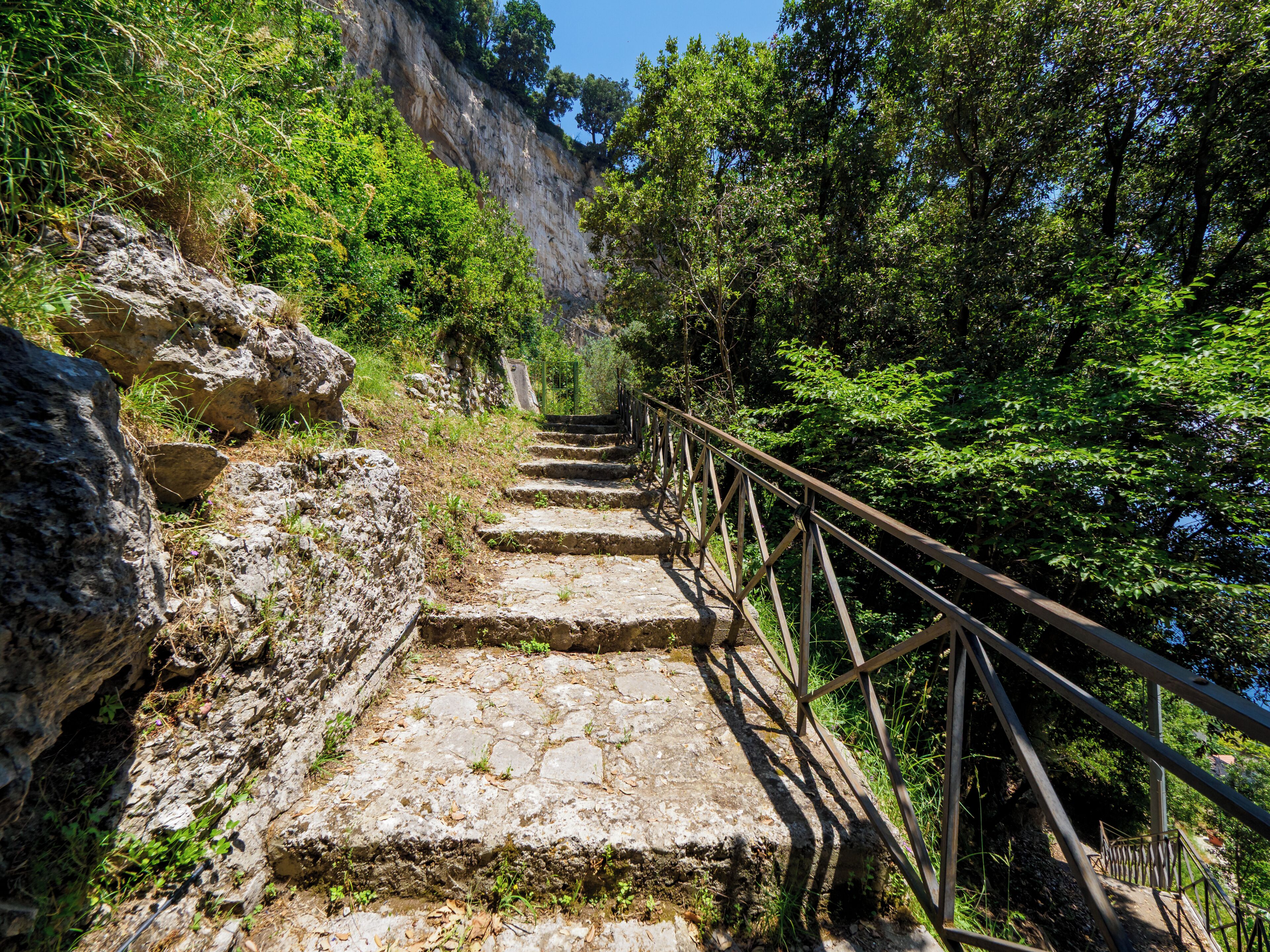 Handrails in stairways