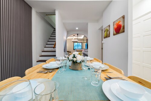 3-bedroom townhome in delightful Pattaya City with AC