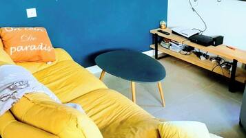 Smart TV, video games, books