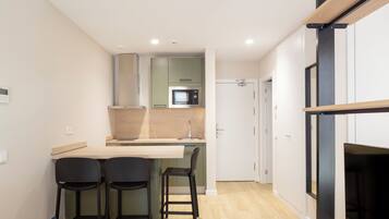 Basic Studio | Private kitchenette