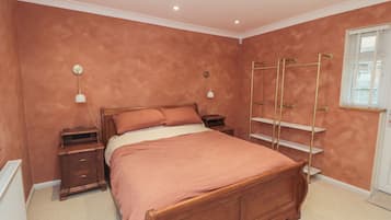 3 bedrooms, WiFi (free), individually decorated, individually furnished