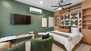 Iron/ironing board, WiFi, bed sheets