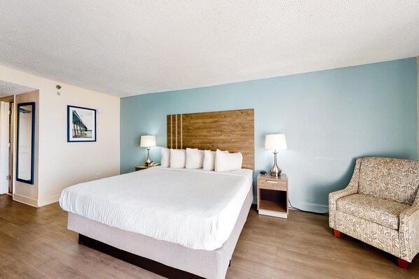 Room - Carolinian 904 Oceanfront King (Myrtle Beach)