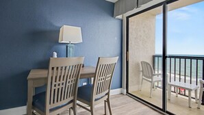 Dining - Oceanfront King Room + Lazy River & Hot Tub (Myrtle Beach)